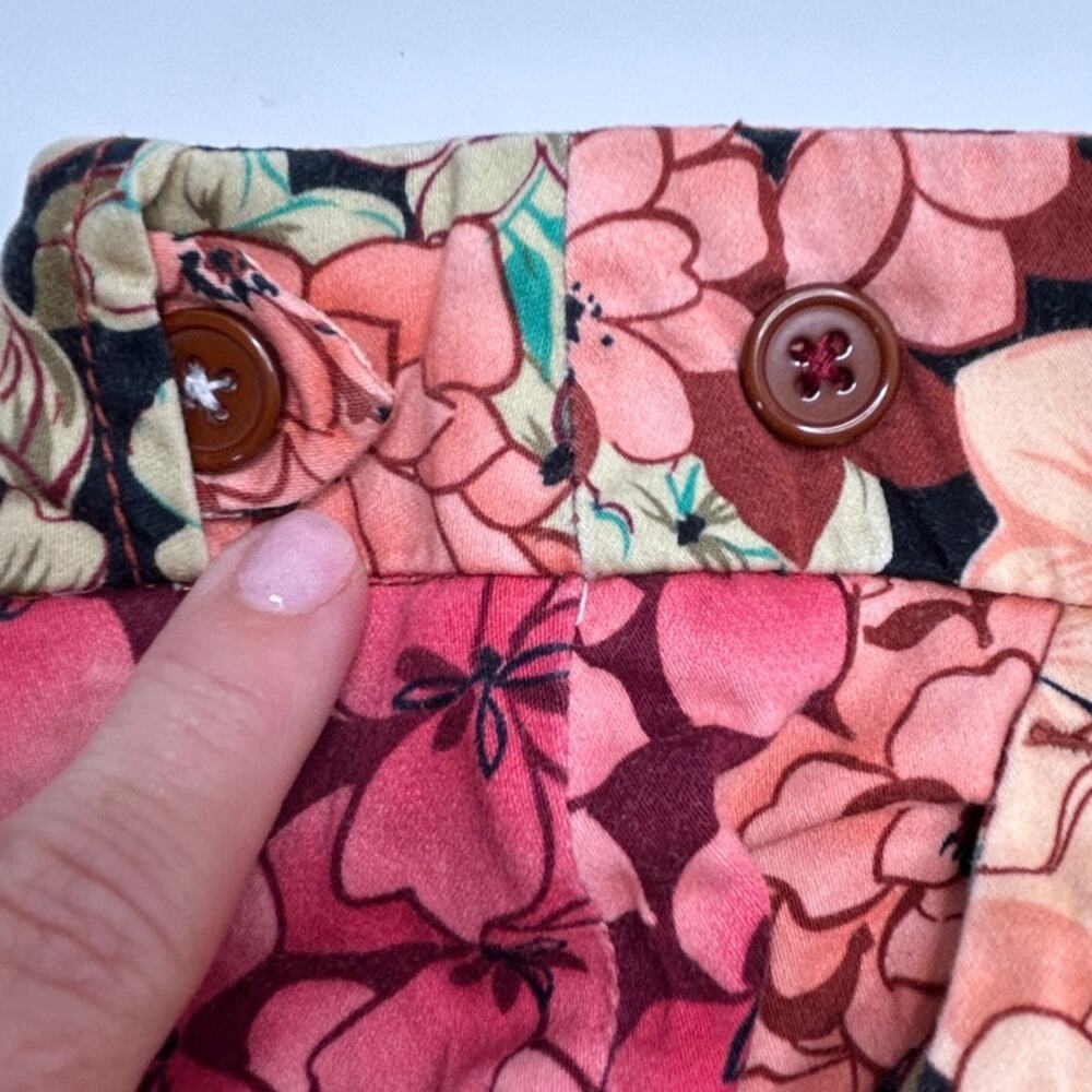 Larry Levine Floral High Rise Bermuda 12" Short Multicolored Women 10 - Picture 4 of 9